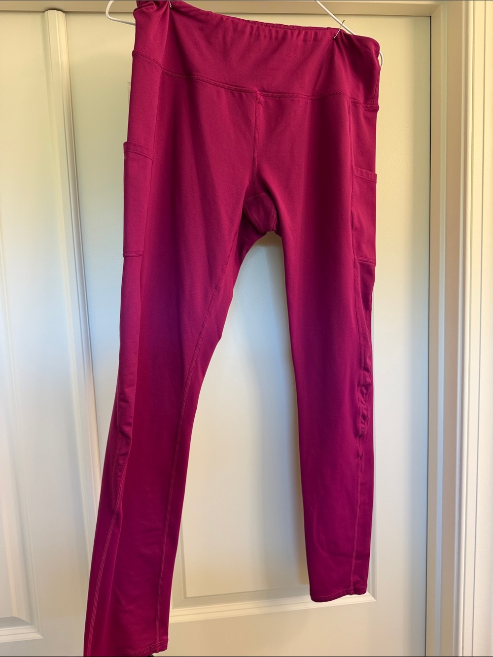 Womens' Magenta Active Leggings with Side Pockets